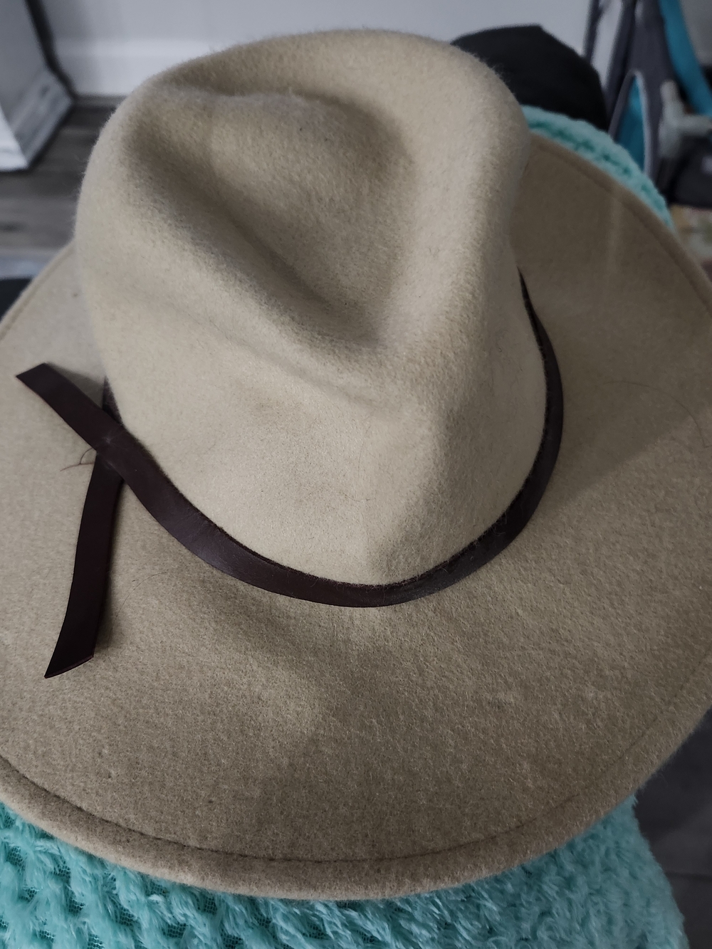 Unbranded Women's Tan Felt Fedora Hat with Brown Band
